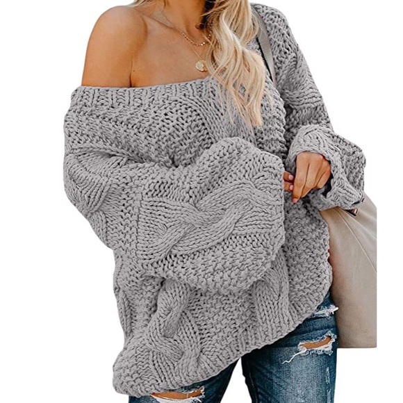 Beautiful woman sexy off shoulder loose sweater - Picture 3 of 5